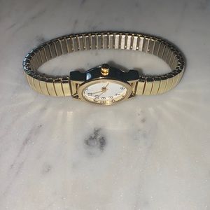 Women’s thin gold watch